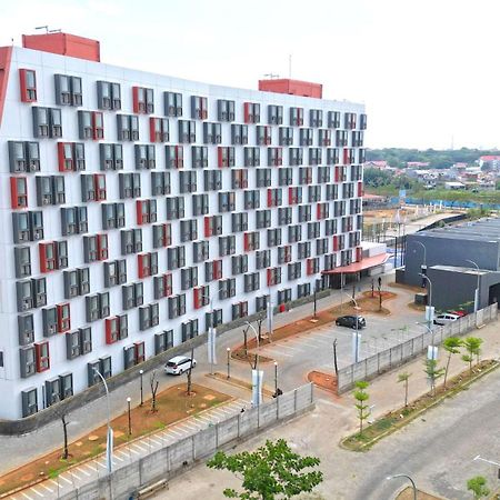 Tranquil Studio Apartment Makassar Exterior photo